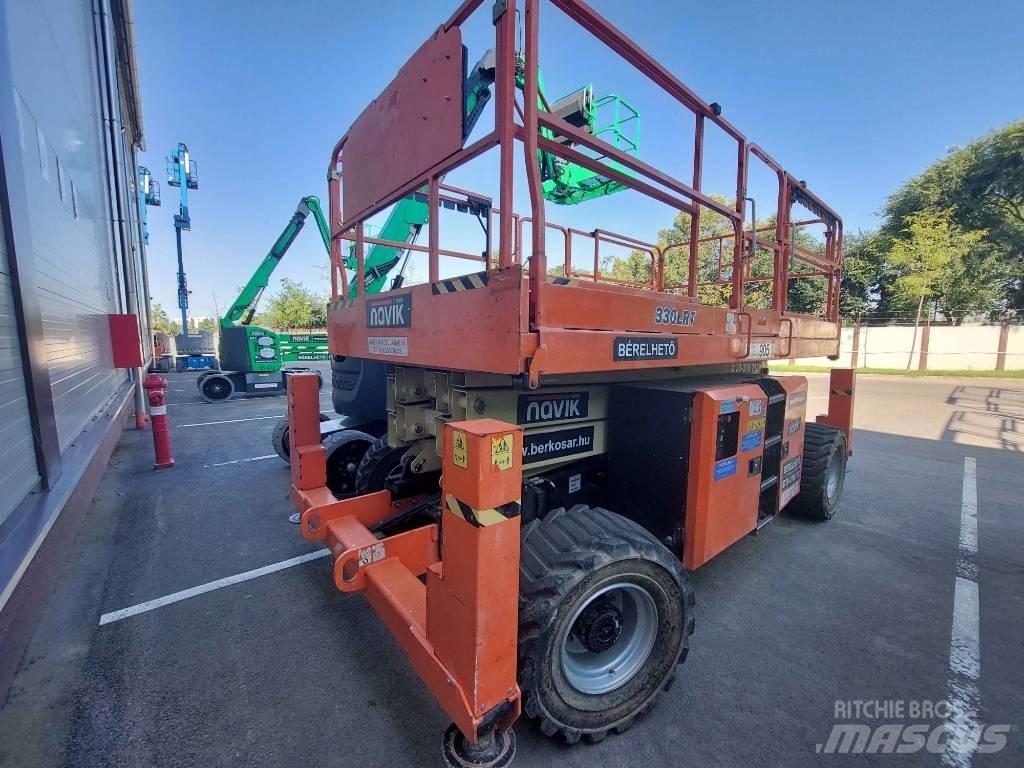 JLG 330 LRT Šķerveida pacēlāji