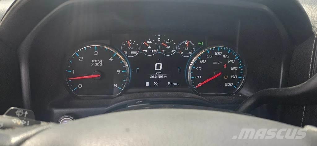 GMC Denali Sierra Automašīnas