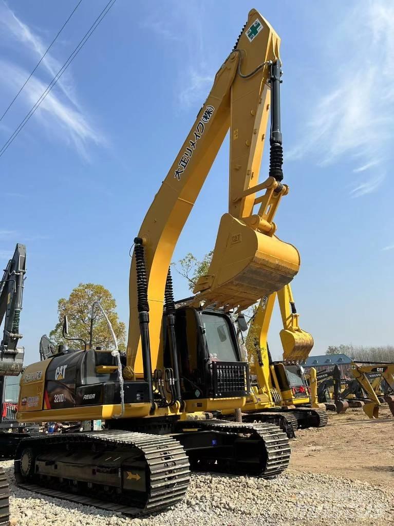 CAT 320D2 Vidēja lieluma ekskavatori 7 t - 12 t