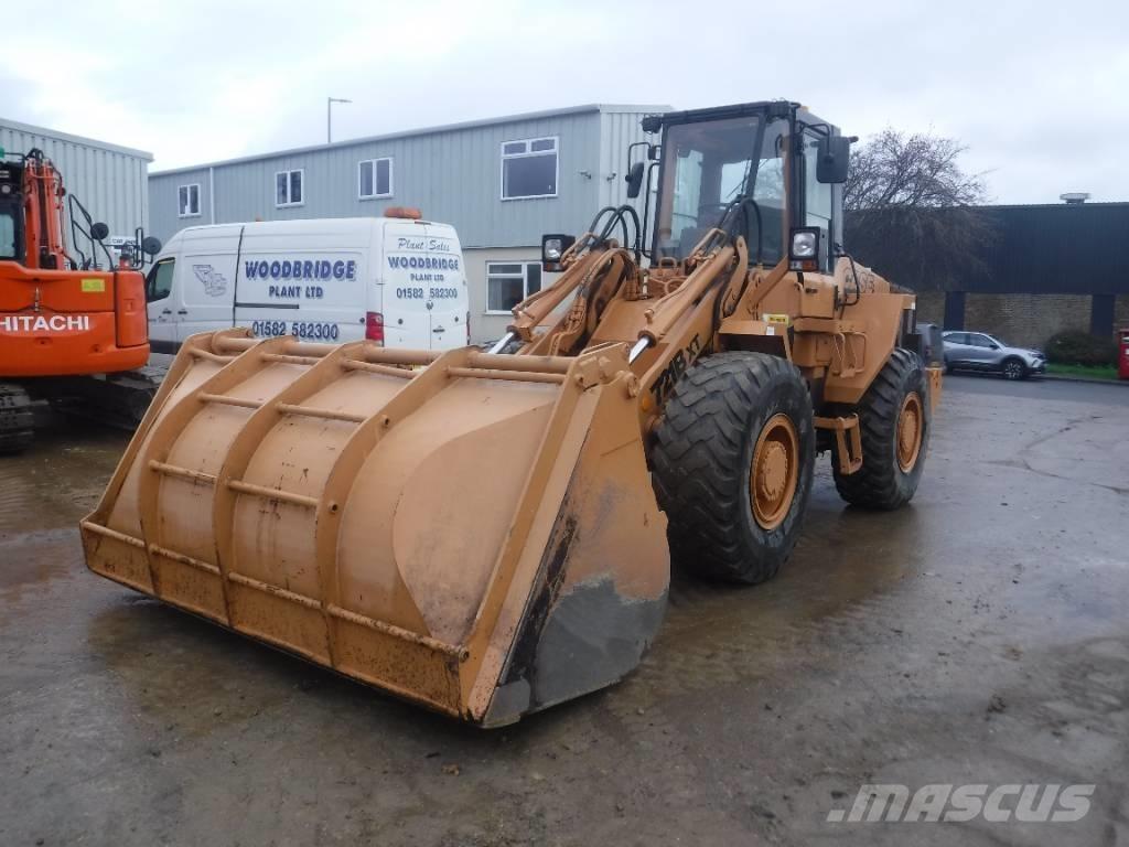 CASE 721 B XT Iekrāvēji uz riteņiem