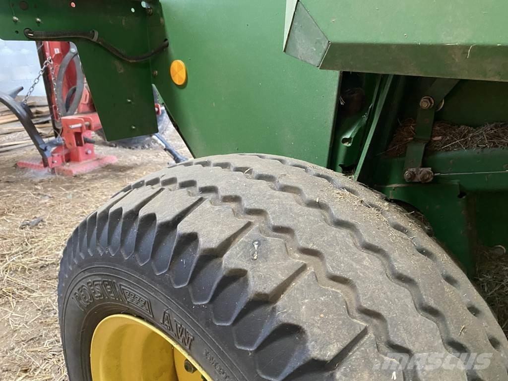John Deere 623 Rituļu preses