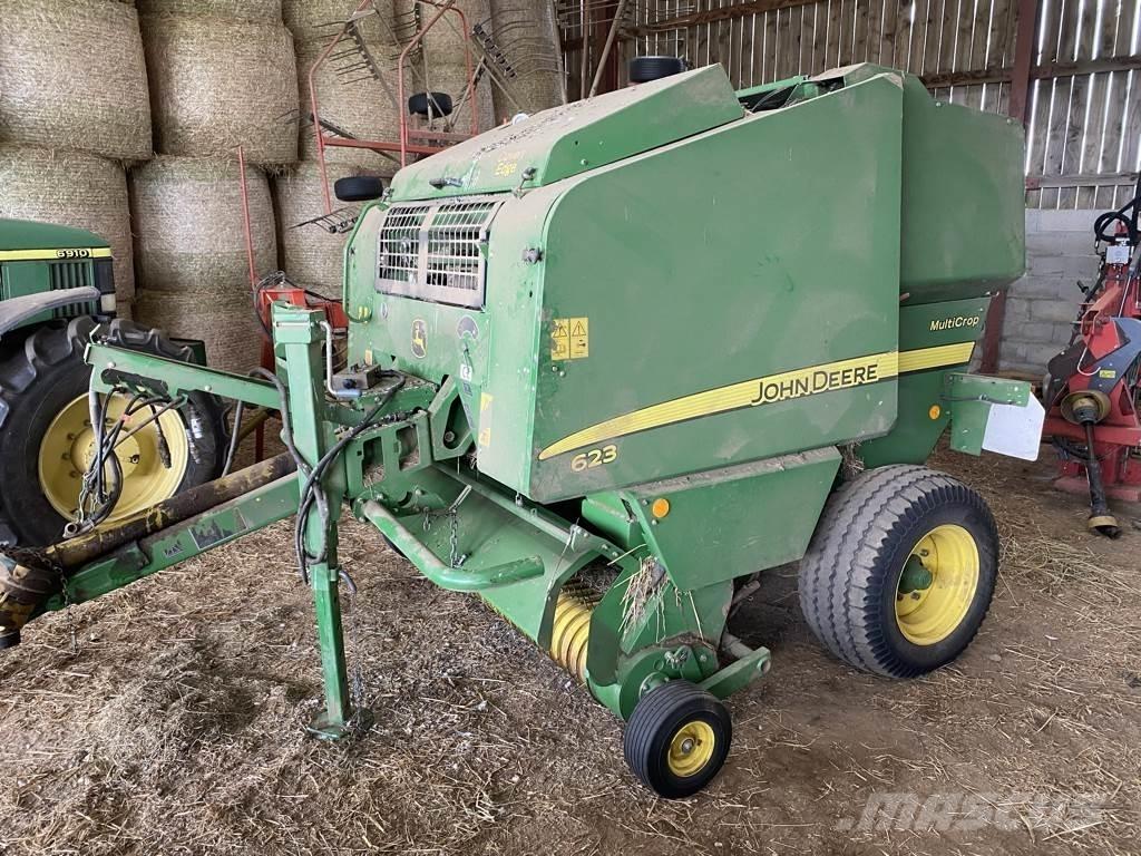 John Deere 623 Rituļu preses