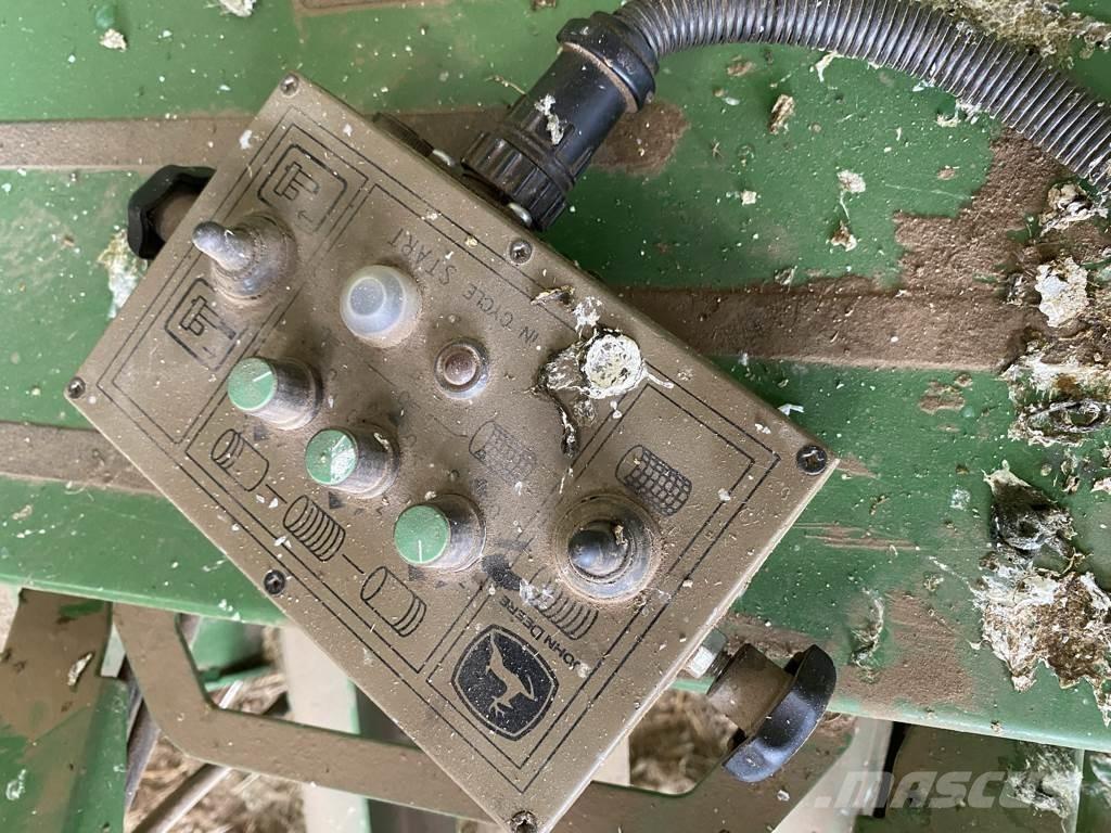 John Deere 623 Rituļu preses