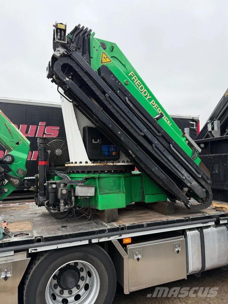  55 tm met Flyjib Iekrāvēju krāni