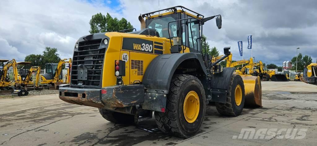 Komatsu WA380-8 Iekrāvēji uz riteņiem