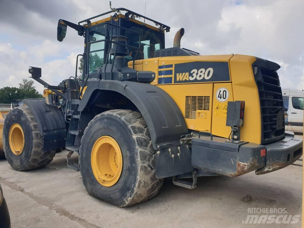 Komatsu WA380-8 Iekrāvēji uz riteņiem