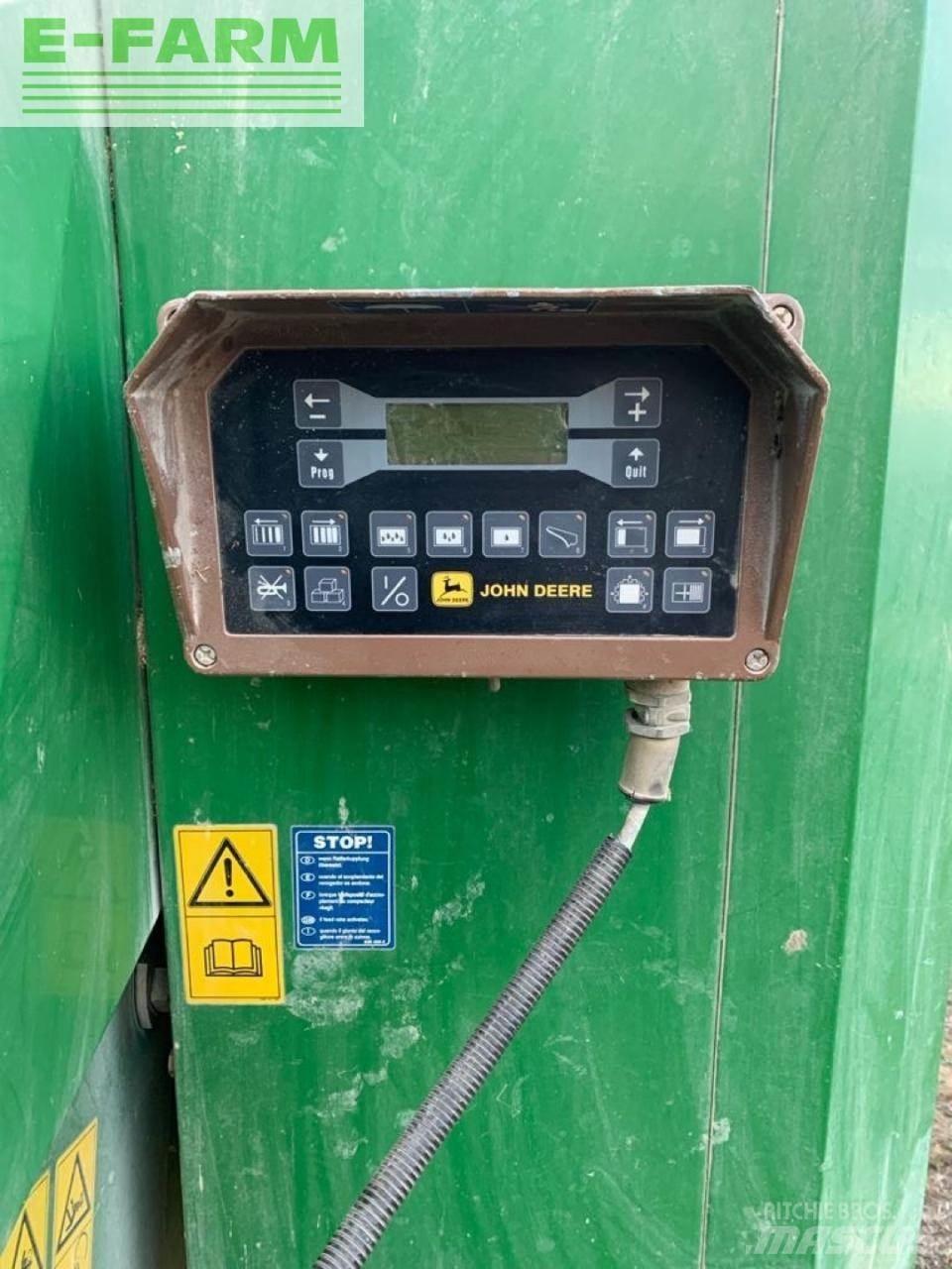 John Deere 690 Ķīpu preses