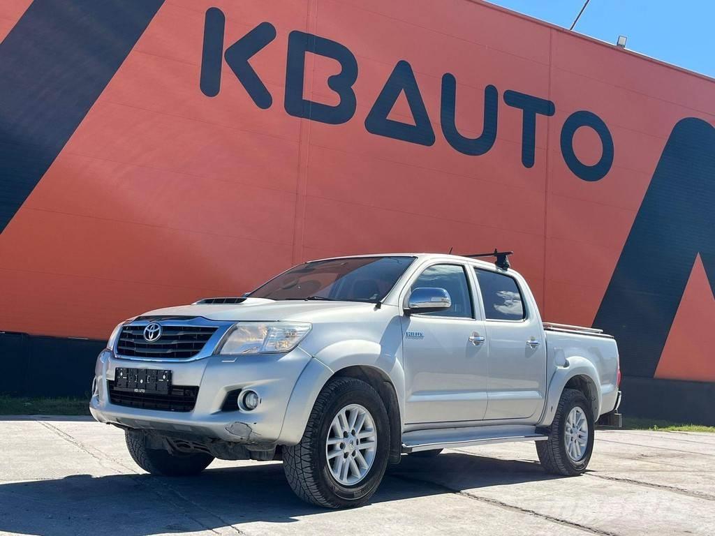 Toyota Hilux 4x4 Automašīnas