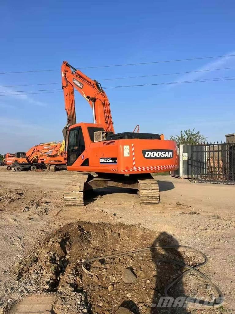 Doosan DH 225 LC-9 Kāpurķēžu ekskavatori