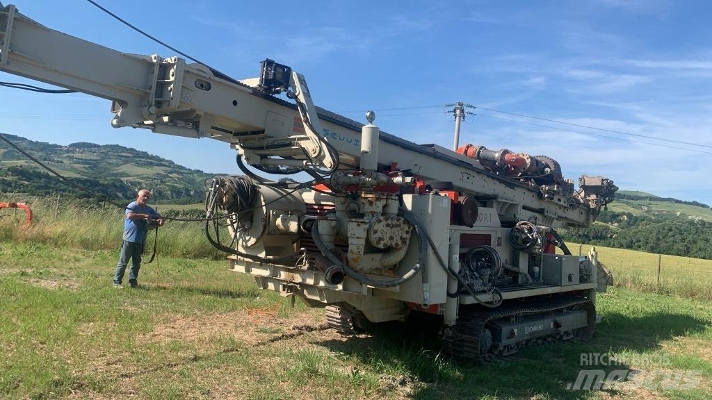 Comacchio MC 900 P1 Akas urbšanas iekārtas