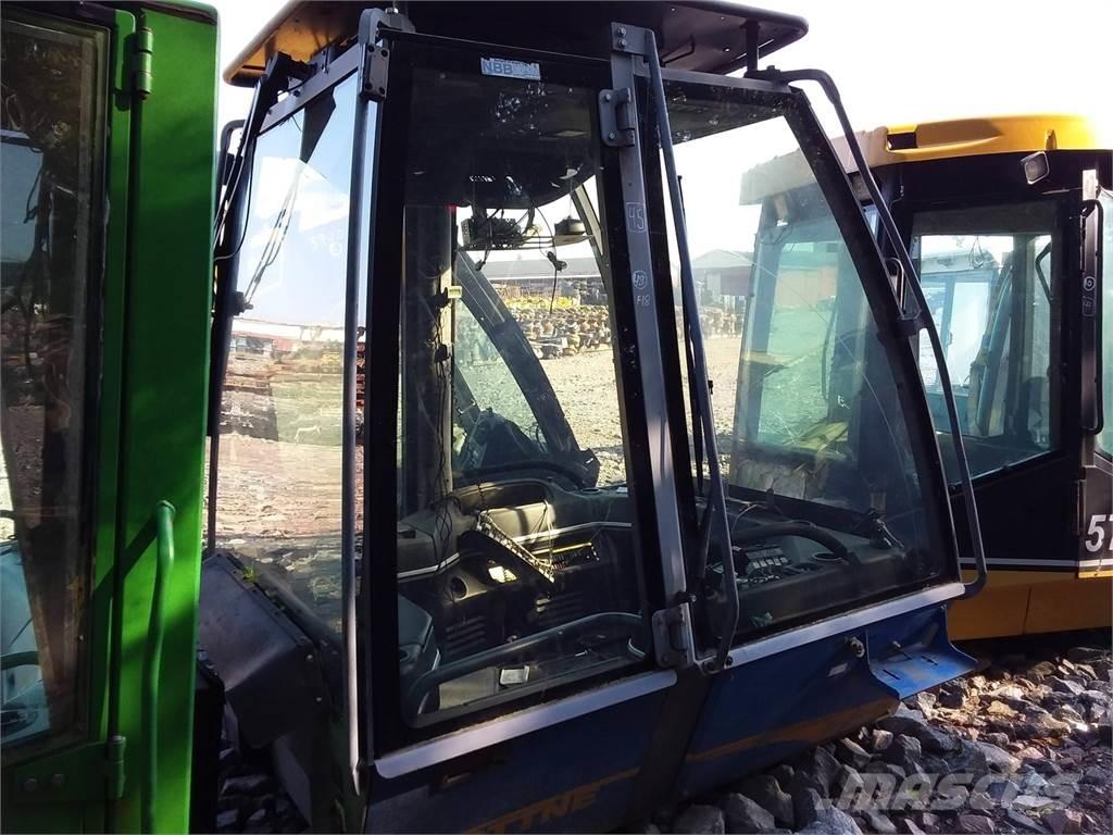 Rottne F18 Kabīnes un interjers