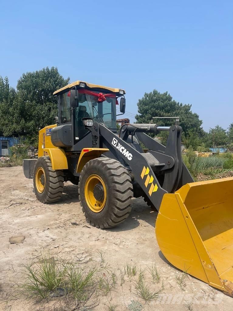 XCMG LW 300 FV Iekrāvēji uz riteņiem