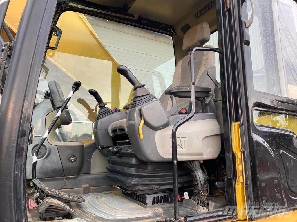 CAT 330DL Kāpurķēžu ekskavatori
