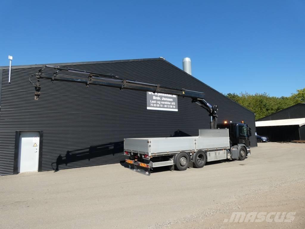 Scania P 370 Smagās mašīnas ar celtni