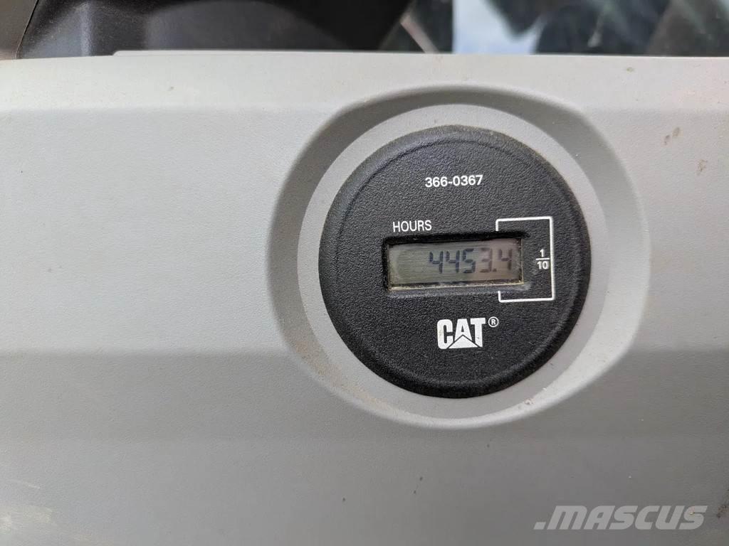 CAT 374F Kāpurķēžu ekskavatori