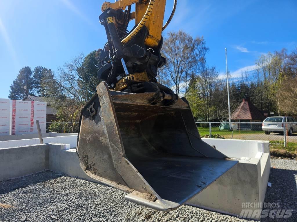 JCB 245 XLR Kāpurķēžu ekskavatori