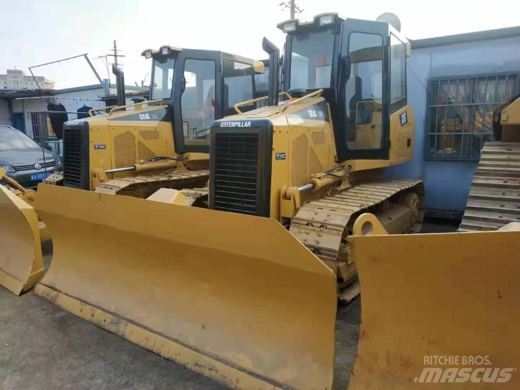 CAT D5M Kāpurķēžu buldozeri