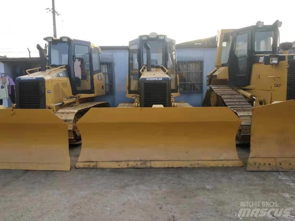 CAT D5M Kāpurķēžu buldozeri