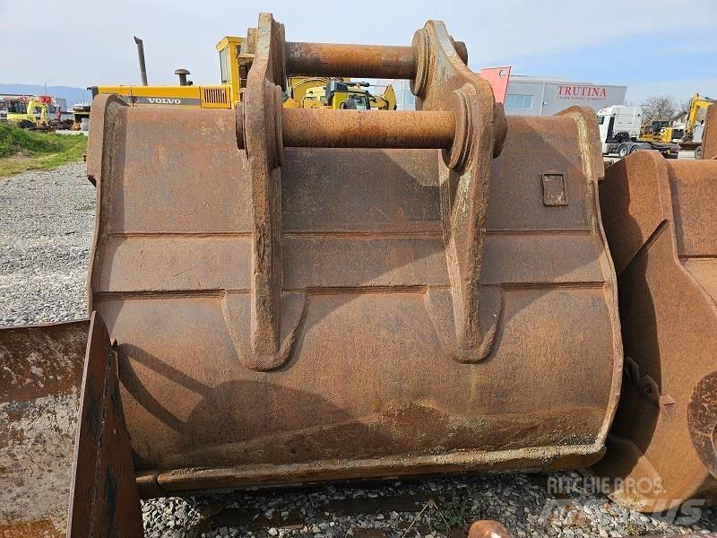 CAT 365/374 Kausi