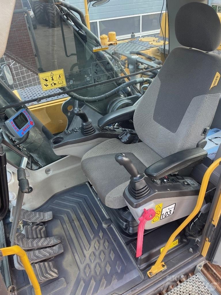 Volvo EC250DL Kāpurķēžu ekskavatori