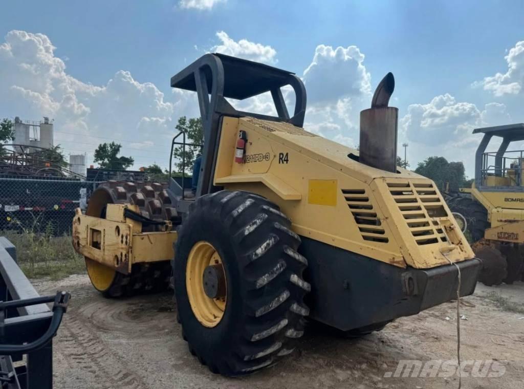 Bomag BW 211 P D-3 Vienvalča grunts veltņi