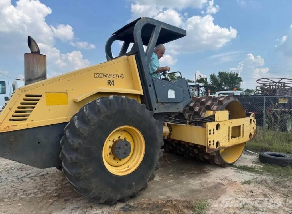 Bomag BW 211 P D-3 Vienvalča grunts veltņi