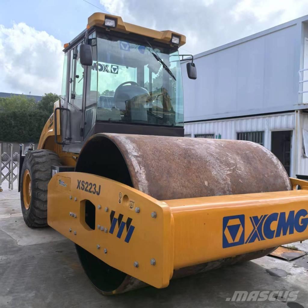 XCMG XS 223 J Vienvalča grunts veltņi