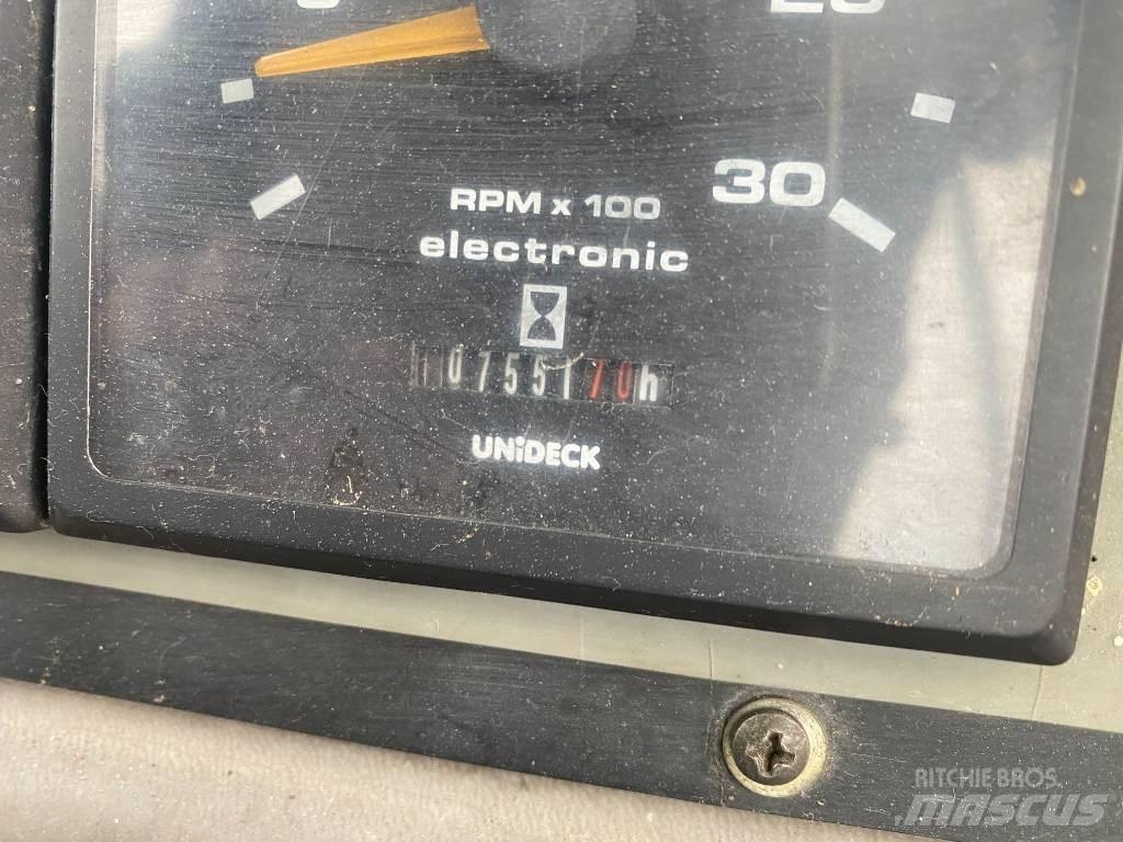 Fai KOMATSU 698 Ekskavatori-iekrāvēji