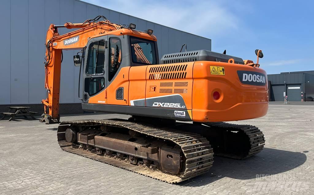 Doosan DX 225 LC-3 Kāpurķēžu ekskavatori