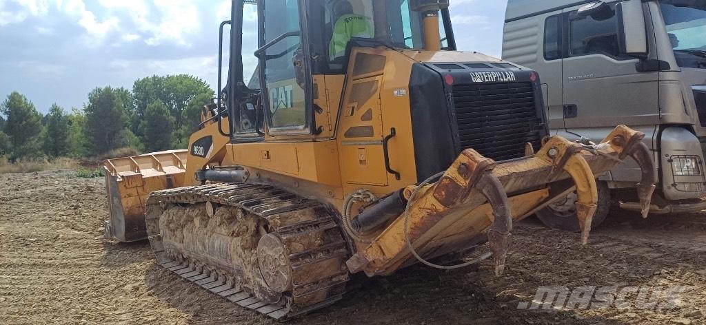 CAT 963 D Kāpurķēžu iekrāvēji