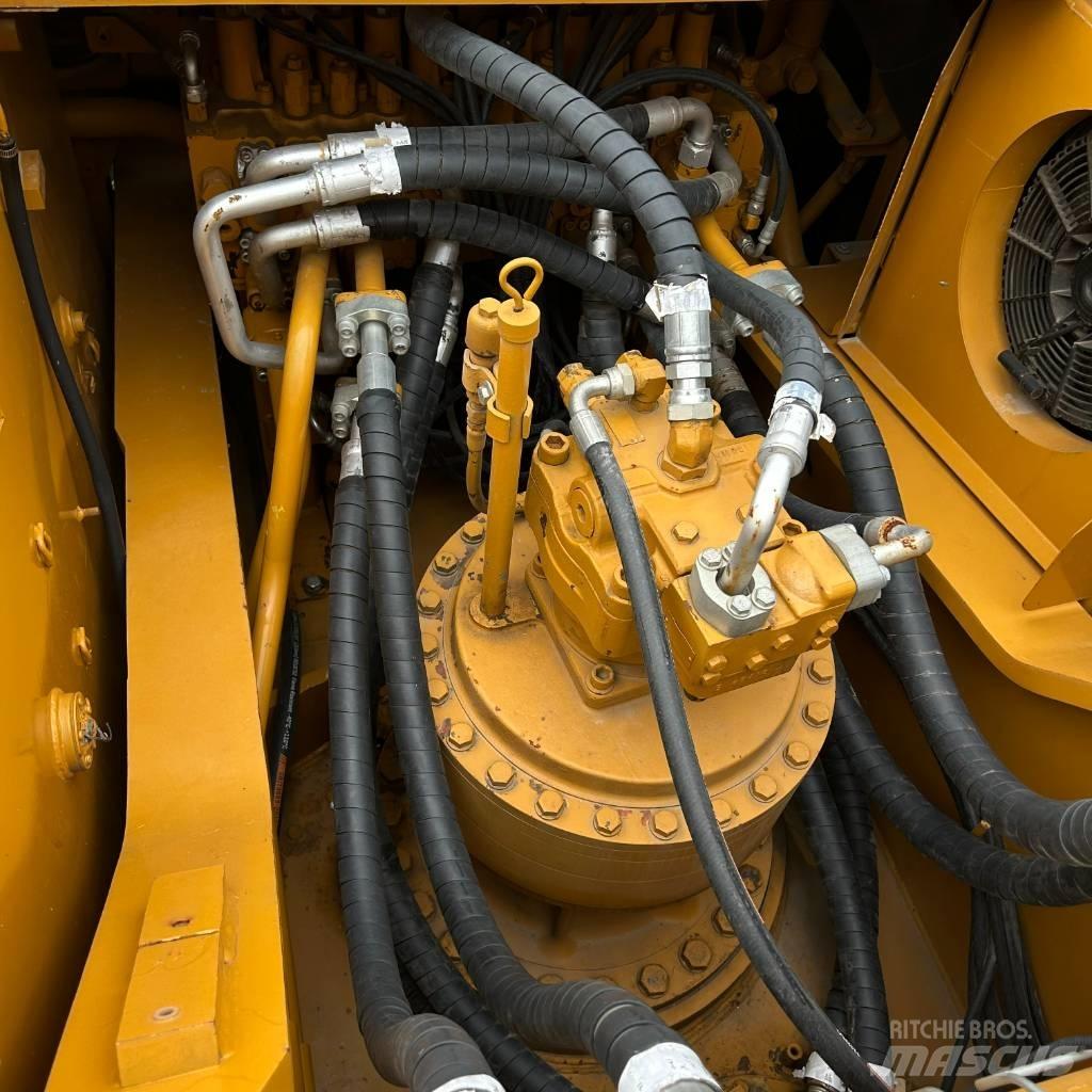 CAT 330D2 Kāpurķēžu ekskavatori