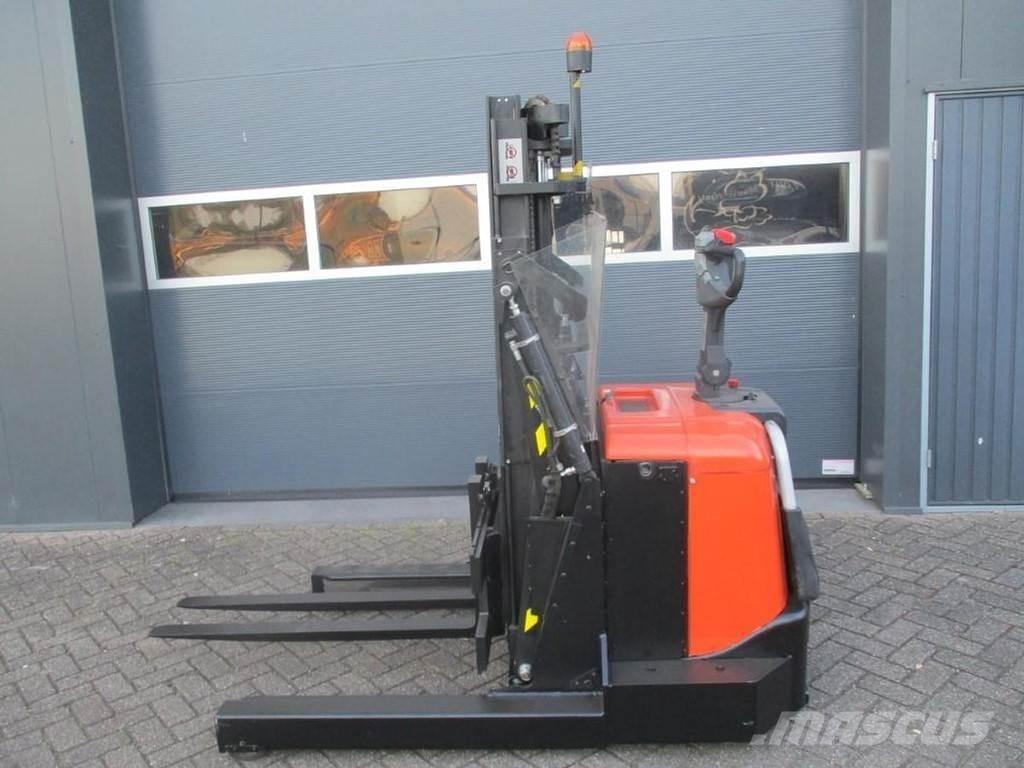 BT SPE 120 XRD Konteineru pacēlāji