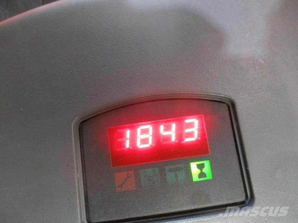 BT SPE120 XRD Hidrauliskās stalažas ar platformu