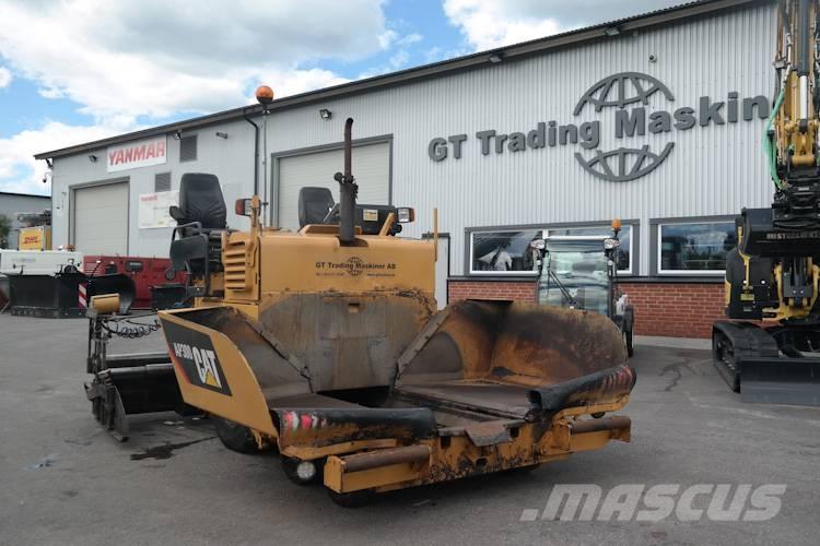 CAT AP 300 Asfalta klājēji