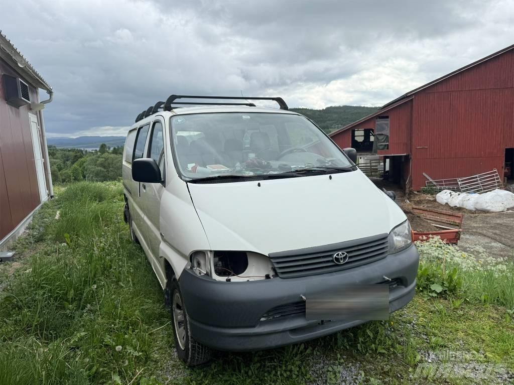 Toyota Hiace 4x4 Preču pārvadāšanas furgoni