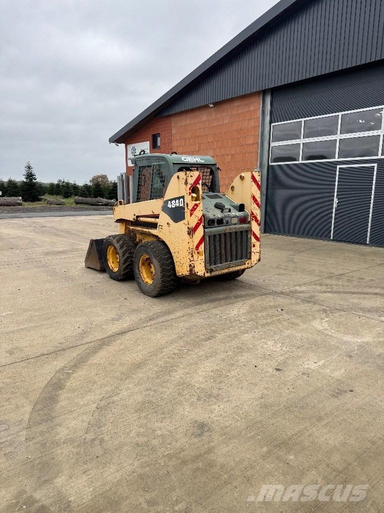 Gehl 4840 Lietoti riteņu kompaktiekrāvēji