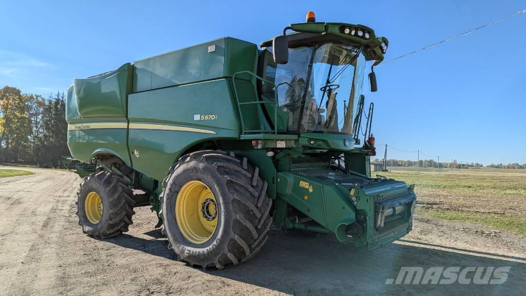 John Deere S 670 i Ražas novākšanas kombaini