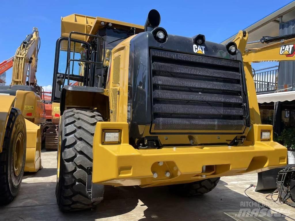 CAT CAT 988 Iekrāvēji uz riteņiem