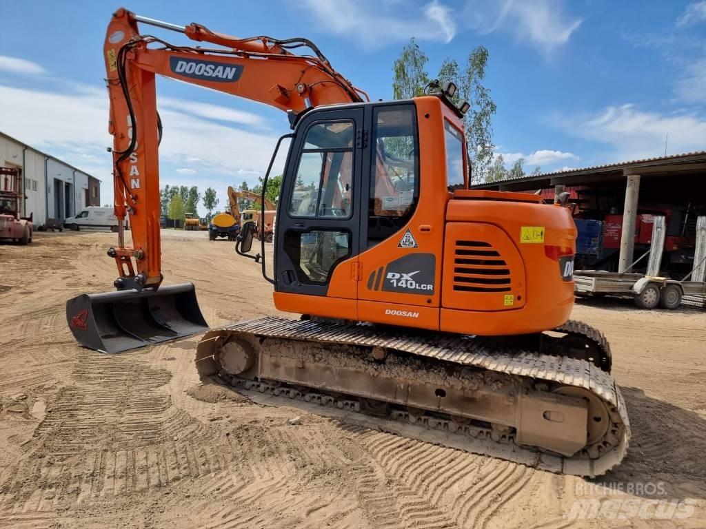 Doosan DX 140 LC-3 Kāpurķēžu ekskavatori