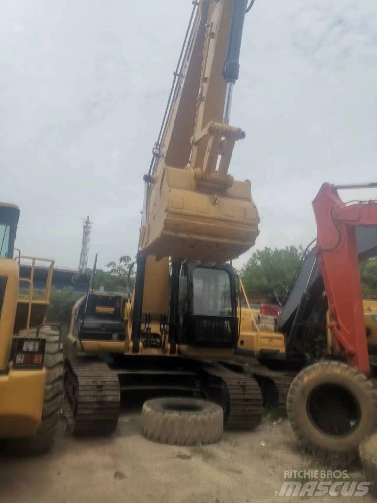 CAT 325 DL Kāpurķēžu ekskavatori