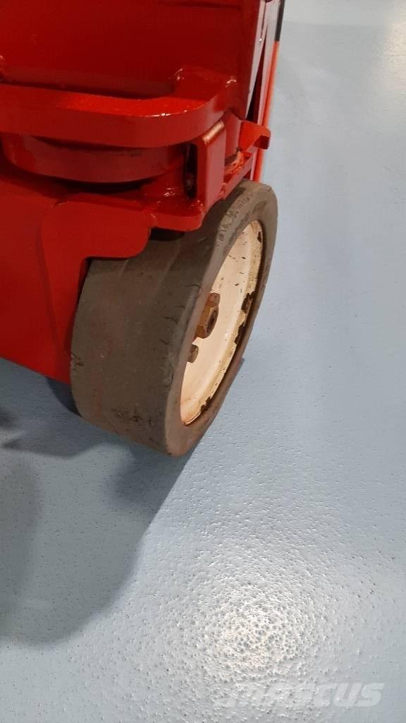 SkyJack SJIII 3219 Šķerveida pacēlāji