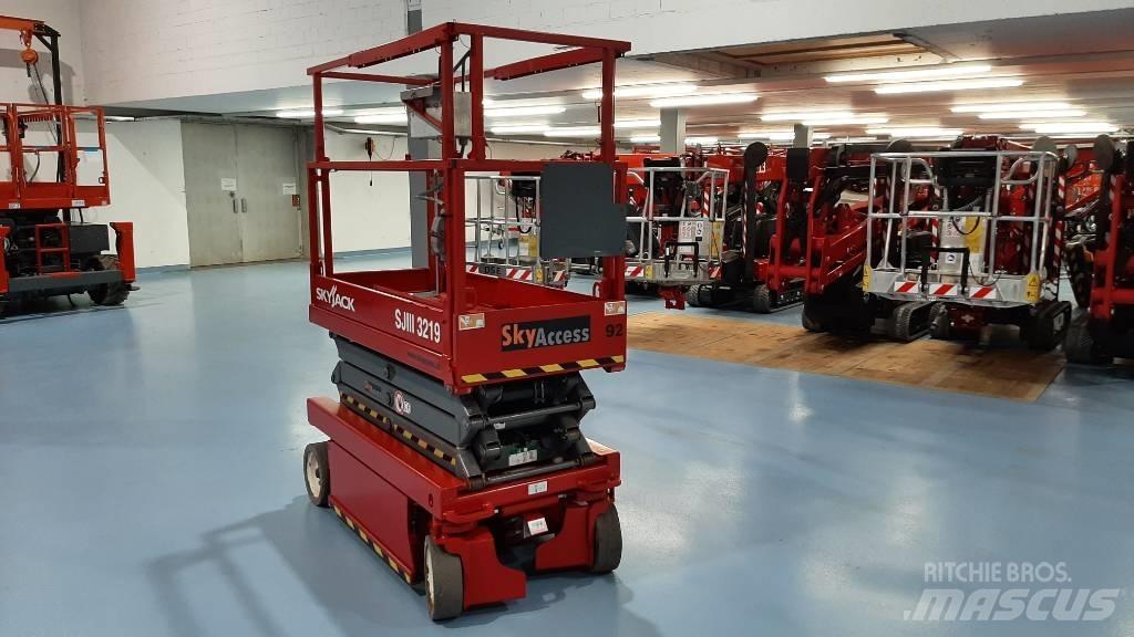 SkyJack SJIII 3219 Šķerveida pacēlāji