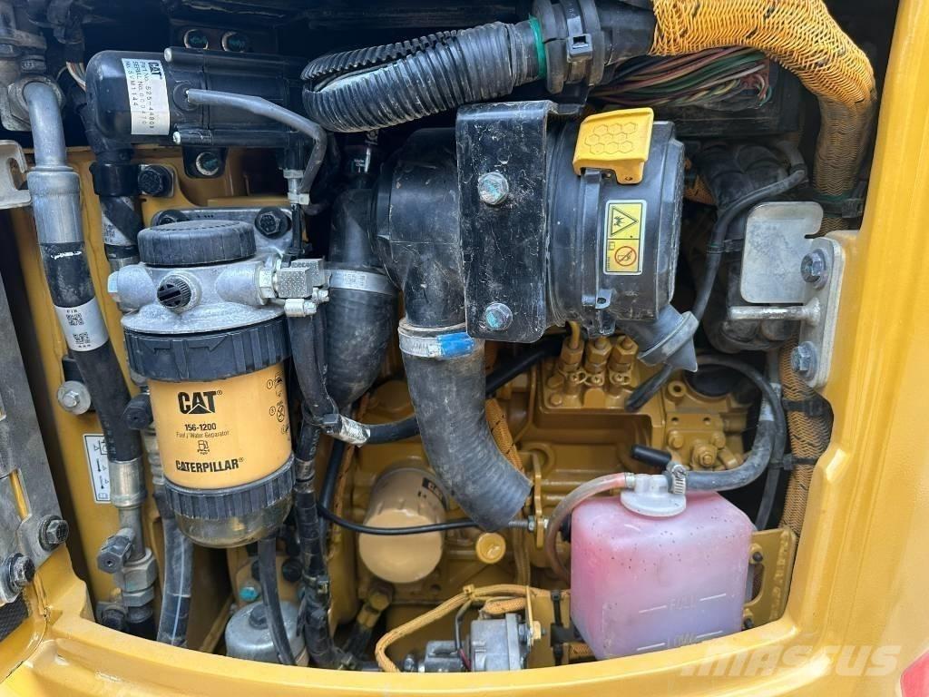 CAT 302 Mini ekskavatori < 7 t