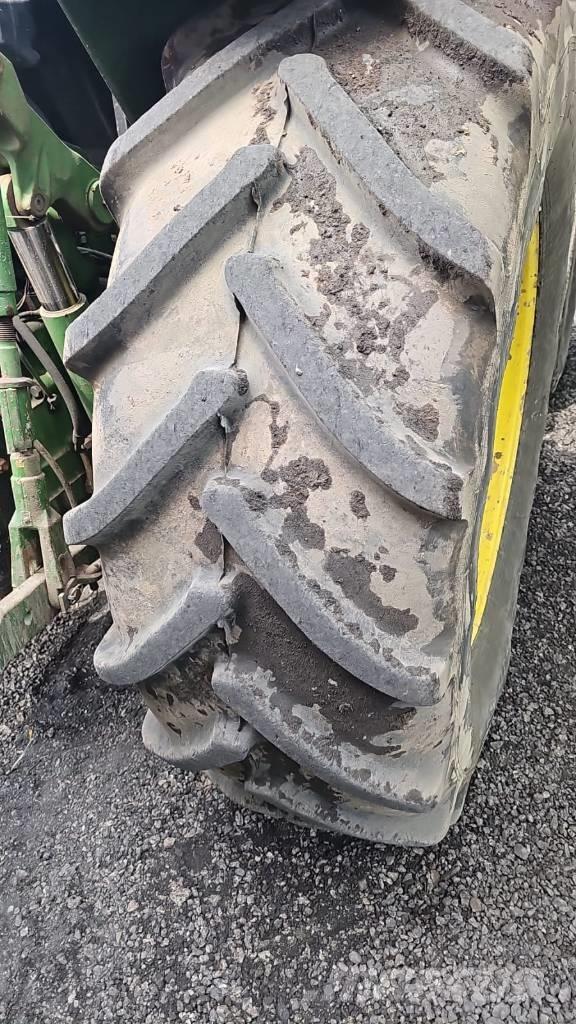 John Deere 6910 Traktori