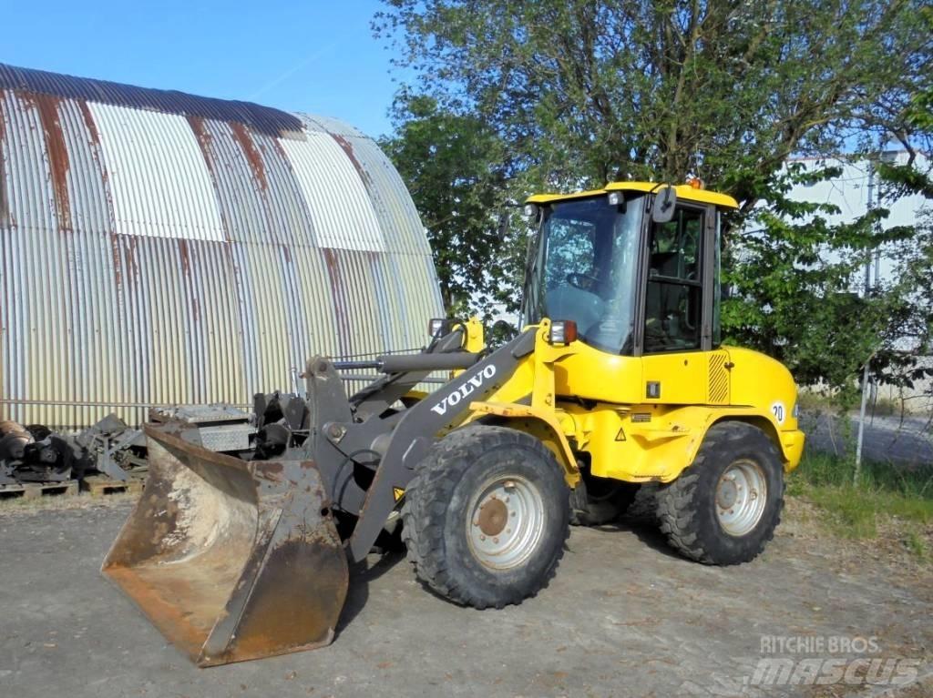 Volvo L 30 B-Z/X Iekrāvēji uz riteņiem