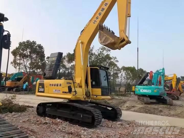 Komatsu PC200-8 Kāpurķēžu ekskavatori