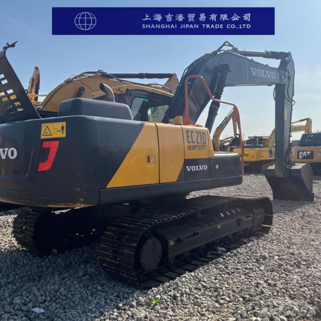 Komatsu PC 210 Kāpurķēžu ekskavatori