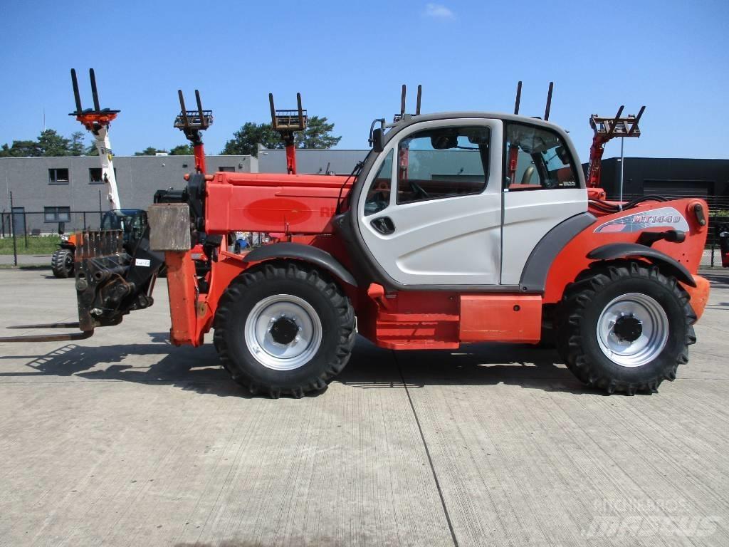 Manitou MT 1440 (157) Teleskopiskie manipulatori