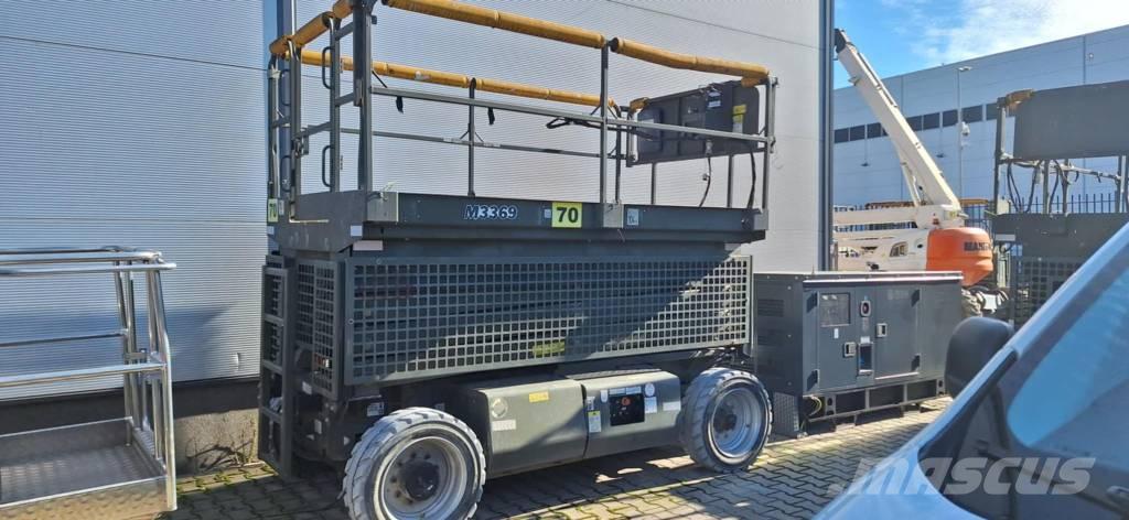 JLG M 3369 Šķerveida pacēlāji