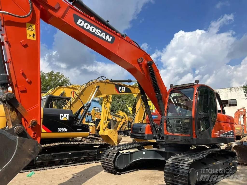 Doosan DX225-9C Kāpurķēžu ekskavatori